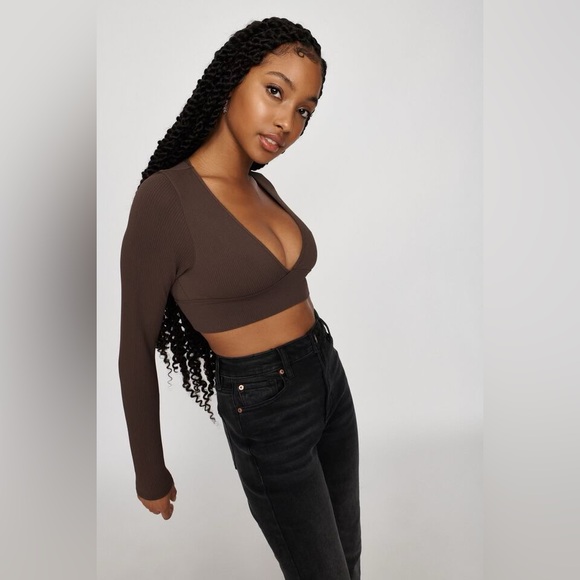 SEAMLESS DEEP PLUNGE LONG SLEEVE TEE - Picture 3 of 5